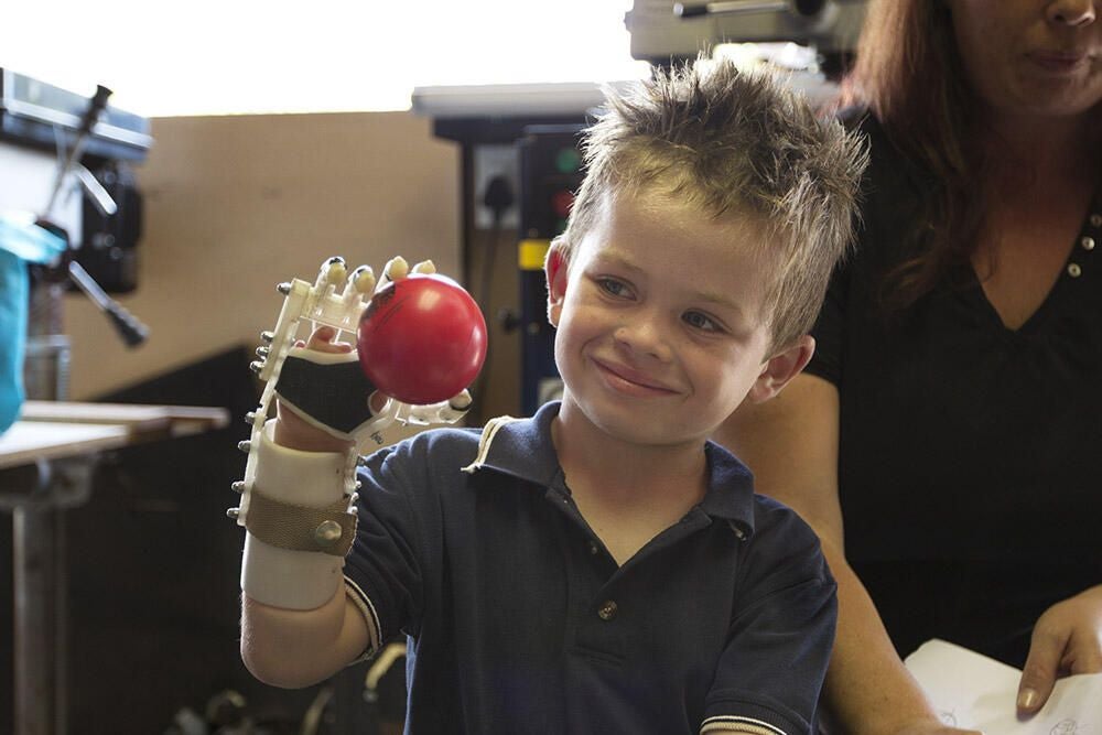 robohand makerbot.jpg